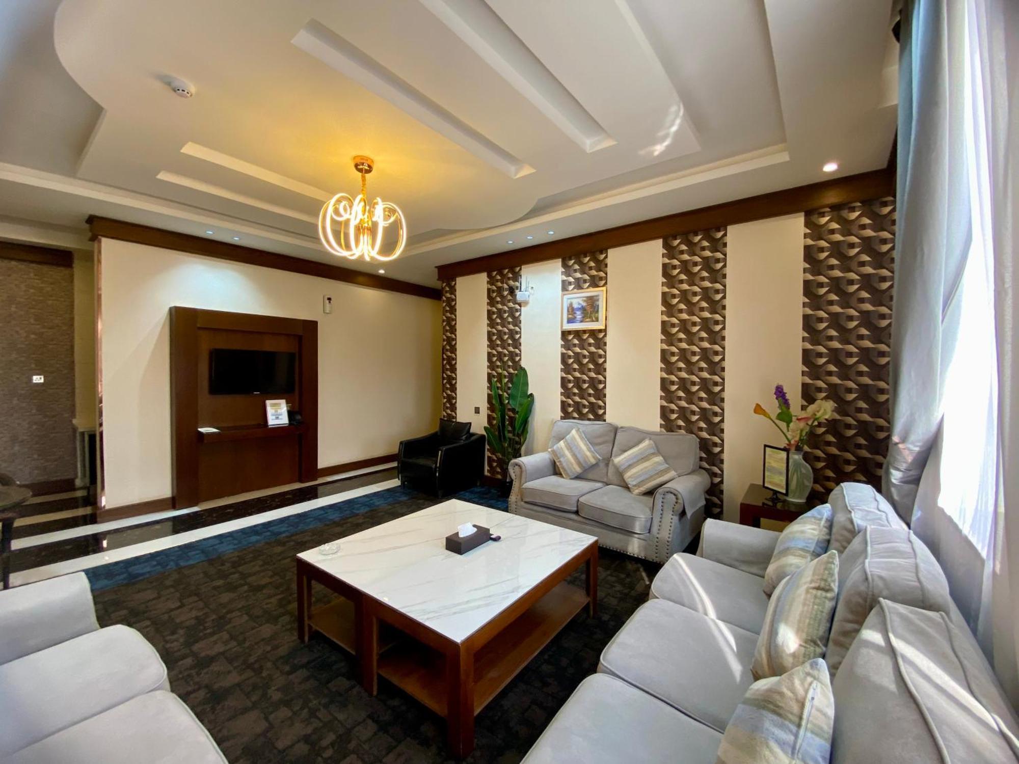 Aral Hotel Apartments Tabuk Exterior photo